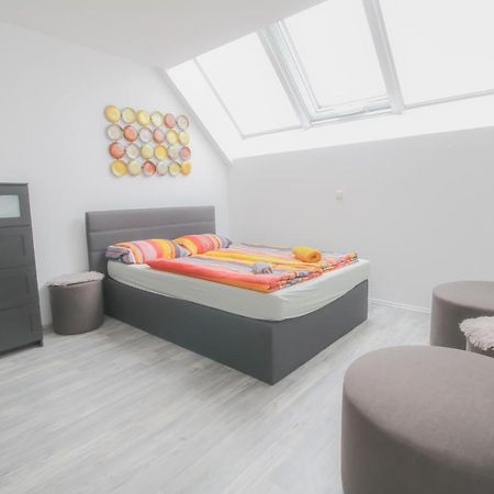 Private Triple Bedroom In Shared Apartment Dw171-4 Vienna Exterior photo